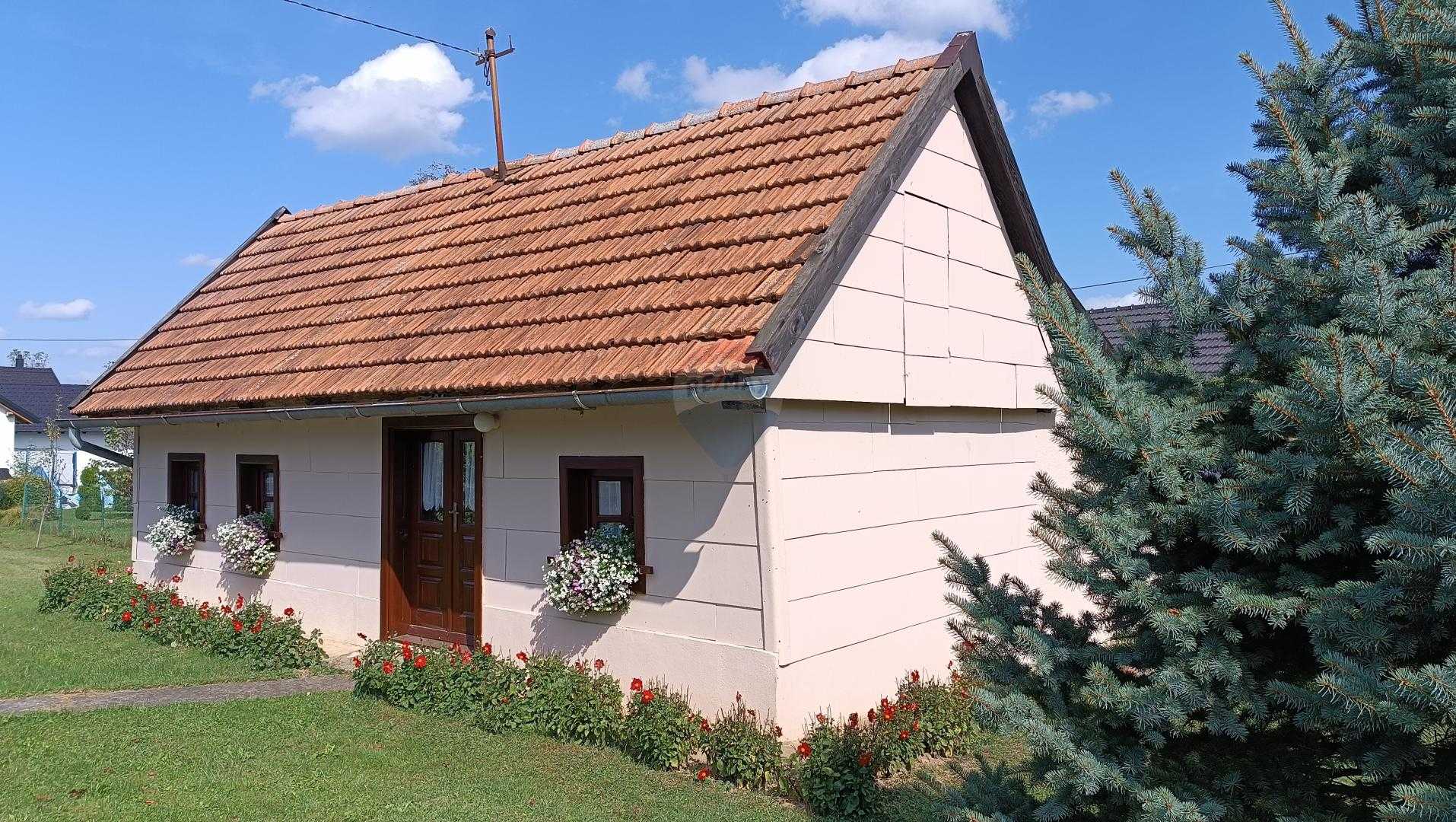 房子 在 Josipdol, Karlovacka Zupanija 12176427