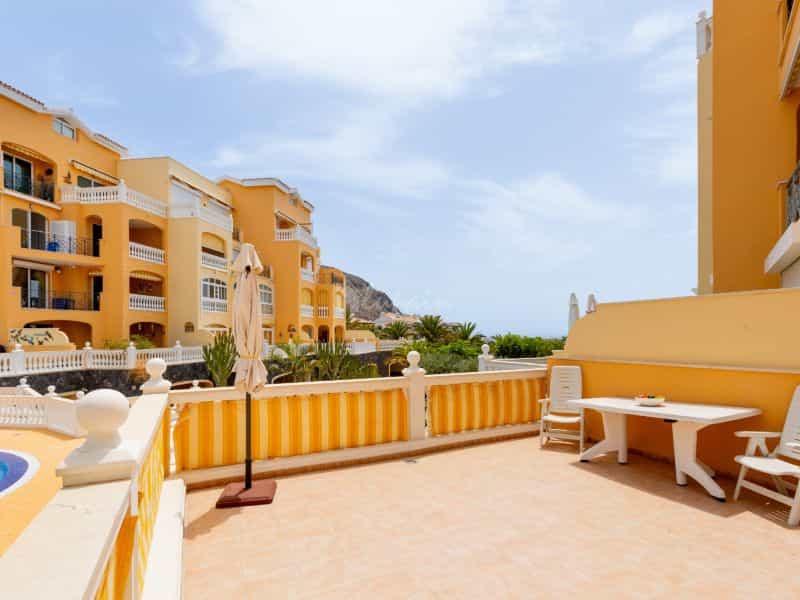 Condominium in Arona, Canary Islands 12180005