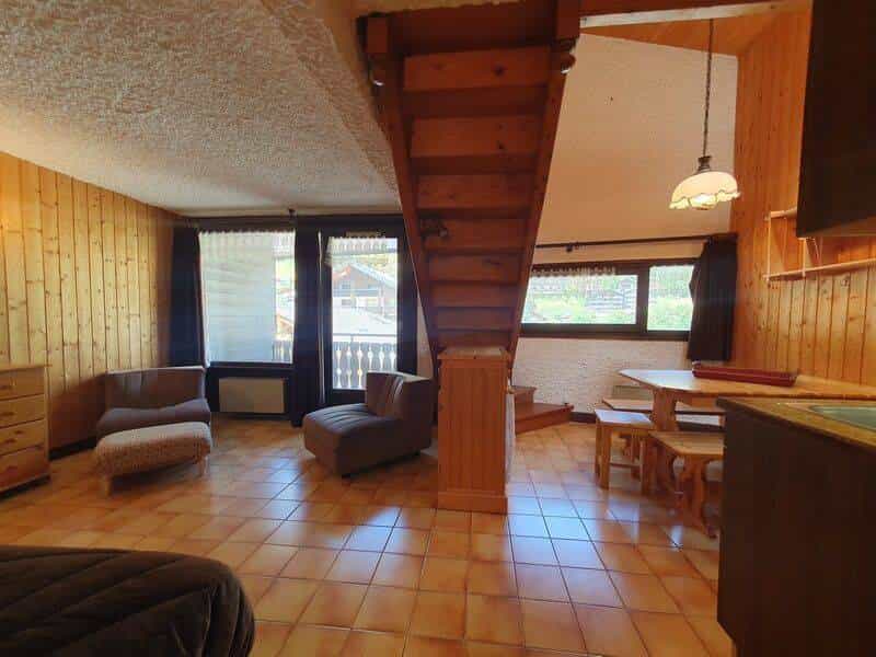 Condominium in Morzine, Auvergne-Rhone-Alpes 12180009