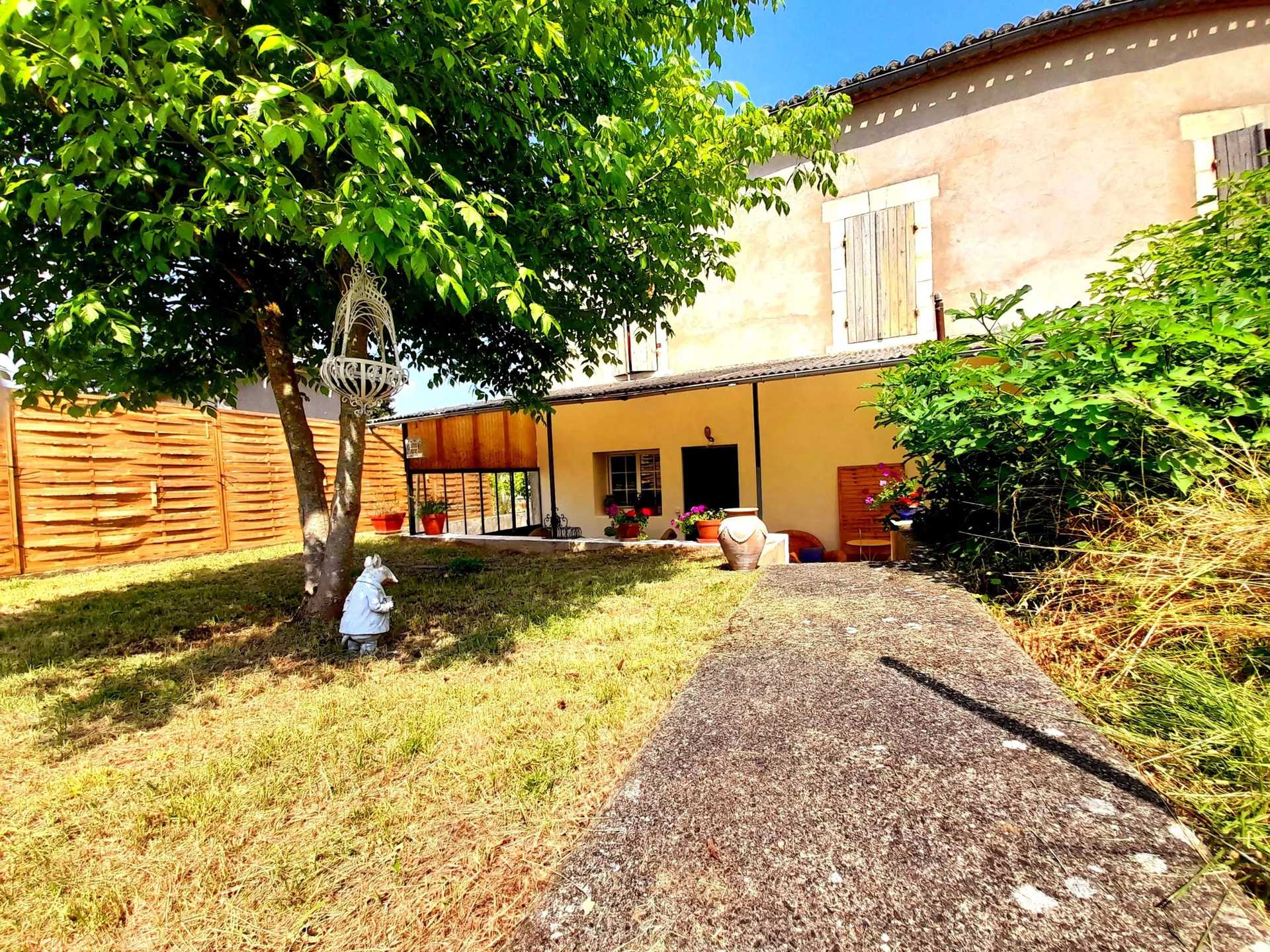 House in Issigeac, Nouvelle-Aquitaine 12180184