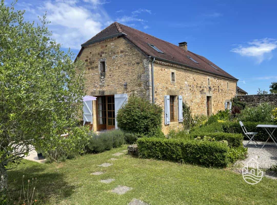 House in Sarlat-la-Caneda, Nouvelle-Aquitaine 12180231