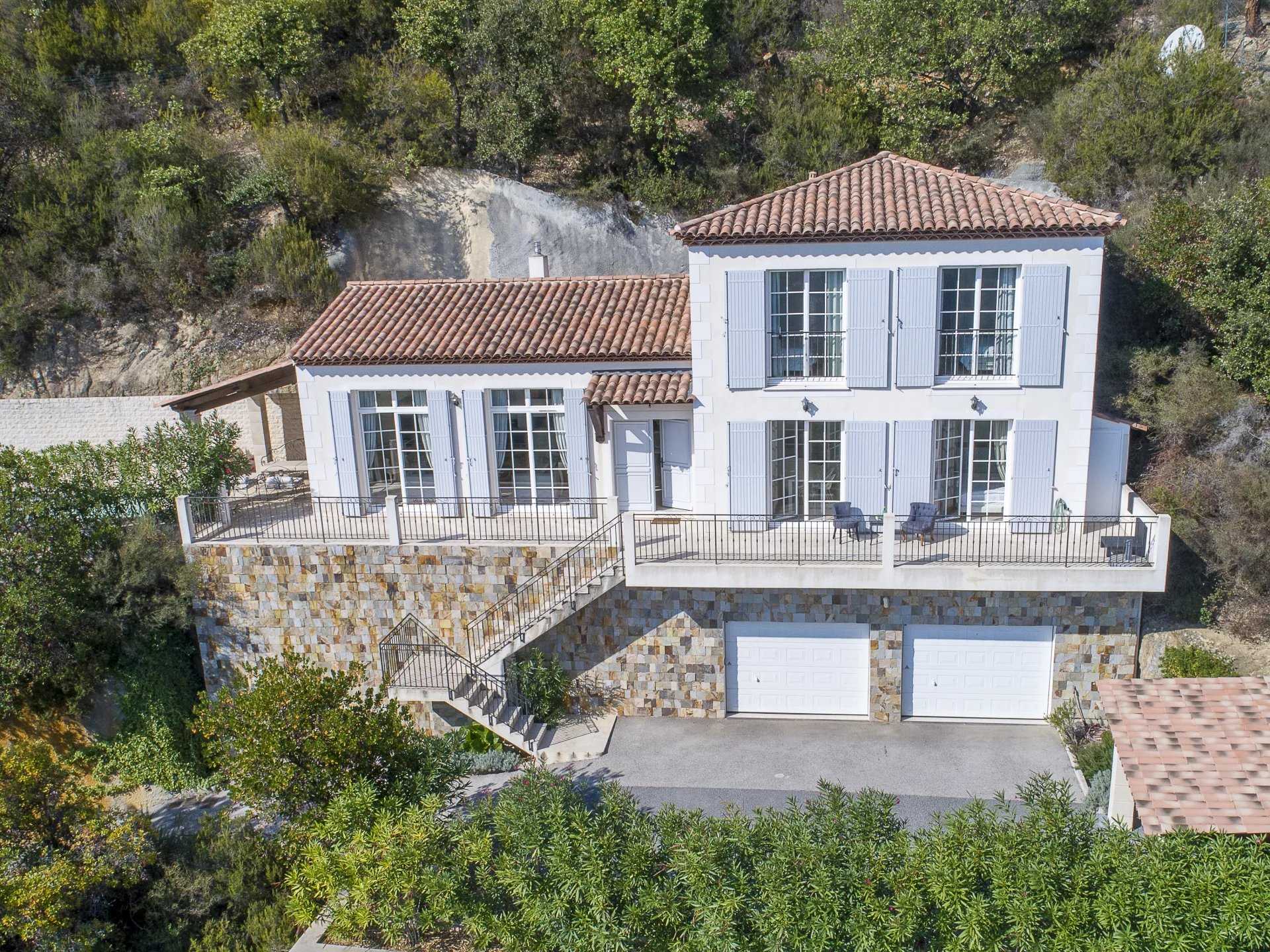 House in Menton, Provence-Alpes-Cote d'Azur 12180239
