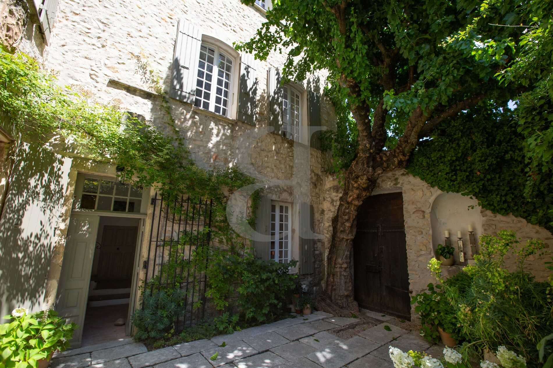 Casa nel Vaison-la-Romaine, Provence-Alpes-Côte d'Azur 12180249