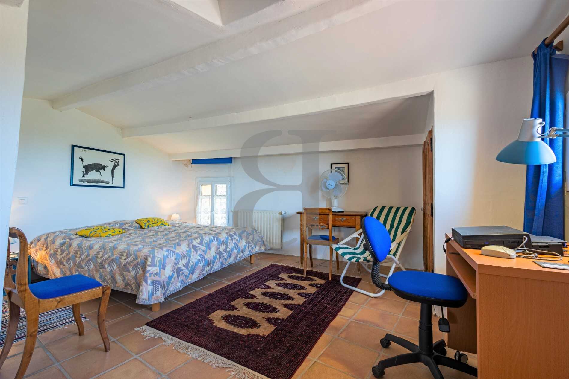 Dom w Gigondas, Provence-Alpes-Côte d'Azur 12180257
