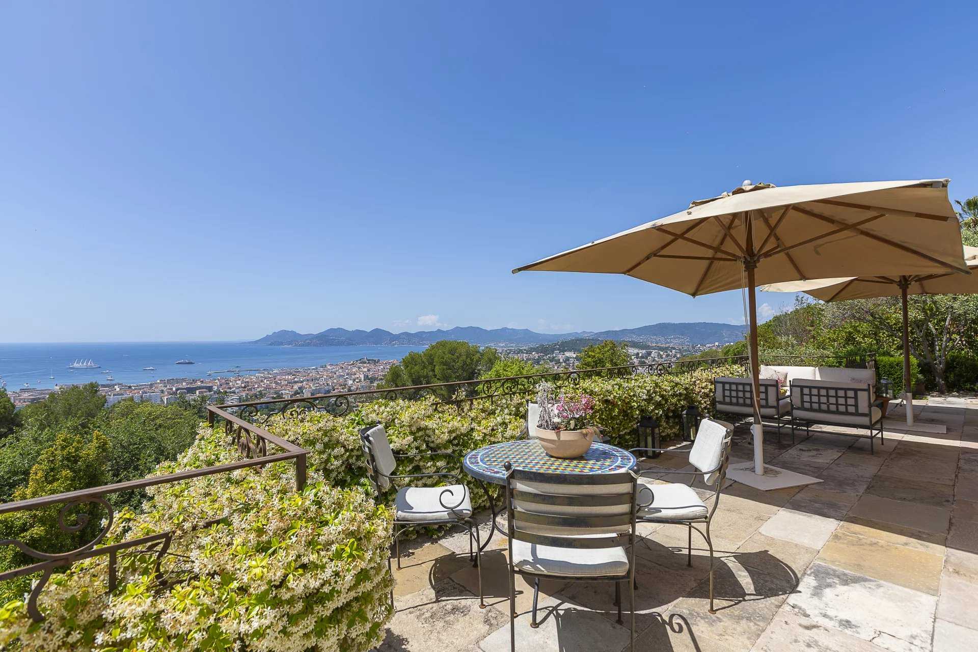 Rumah di Cannes, Provence-Alpes-Cote d'Azur 12180261