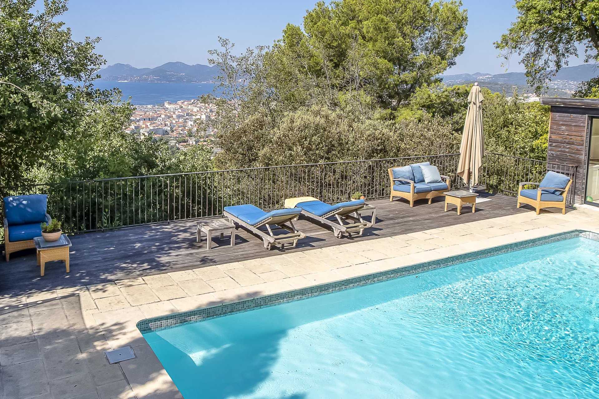 rumah dalam Cannes, Provence-Alpes-Côte d'Azur 12180261