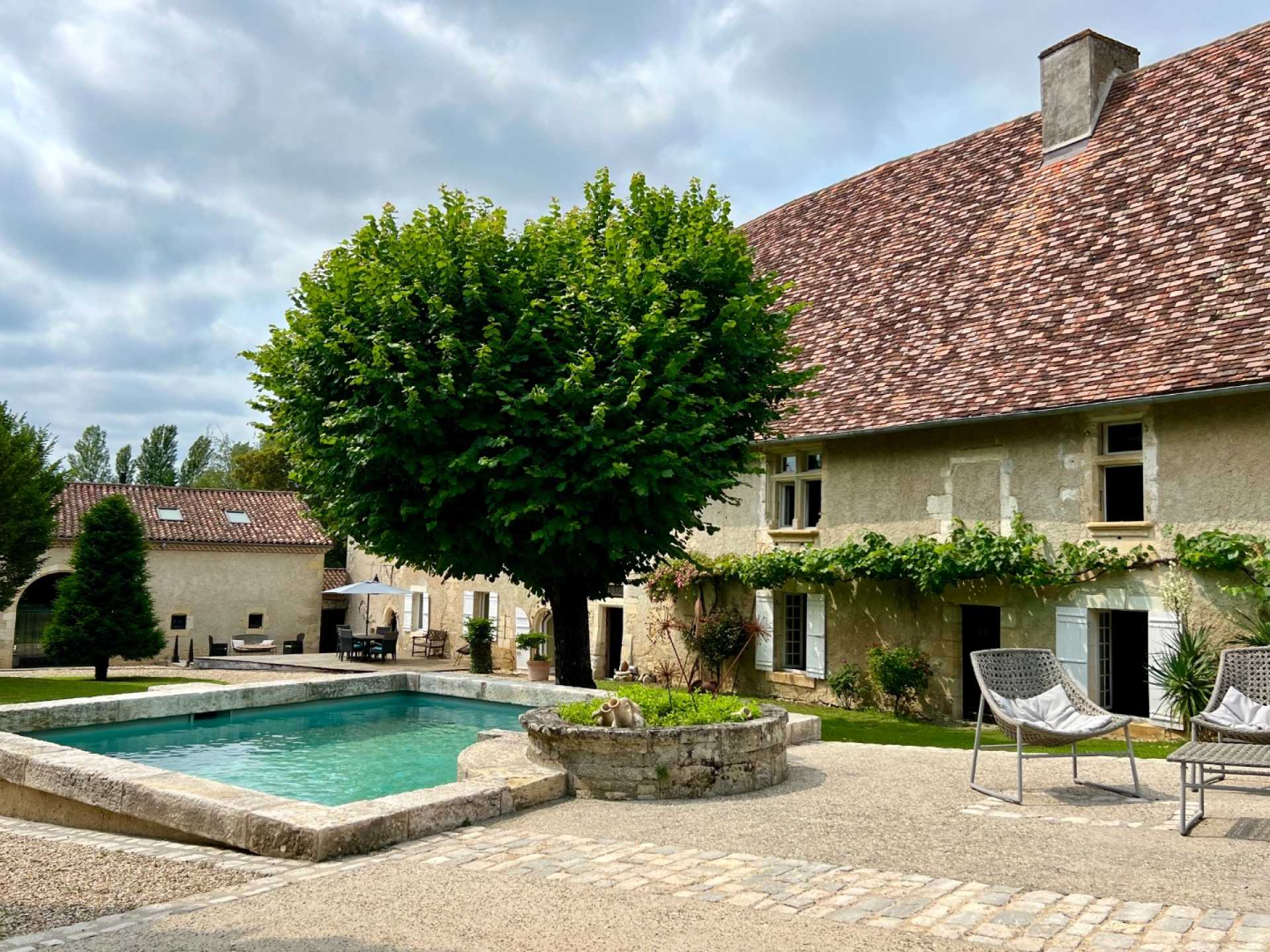 House in Perigueux, Nouvelle-Aquitaine 12180343