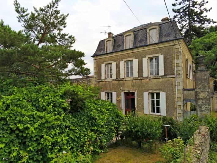 House in Ruffec, Nouvelle-Aquitaine 12180344