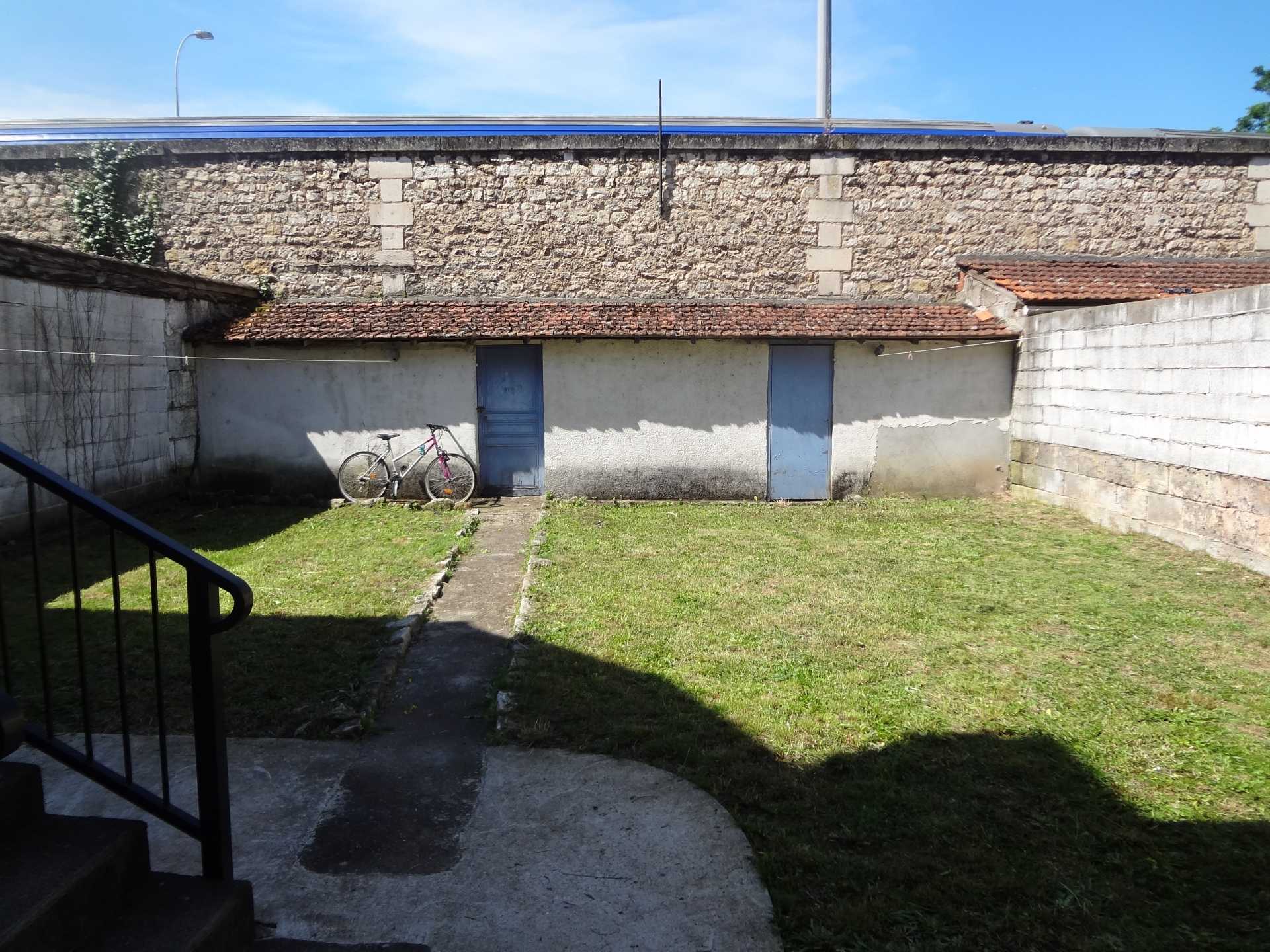 Haus im Perigueux, Neu-Aquitanien 12180429