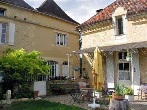 σπίτι σε Saint-Cyprien, Nouvelle-Aquitaine 12180532