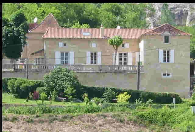 σπίτι σε Saint-Cyprien, Nouvelle-Aquitaine 12180532