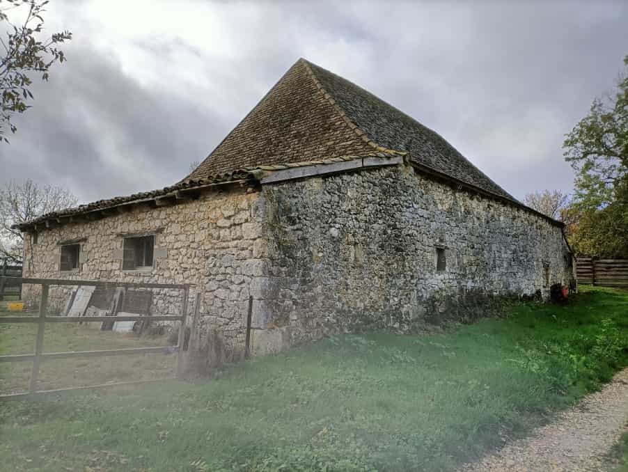 Будинок в Saint-Léon-d'Issigeac, Nouvelle-Aquitaine 12180594