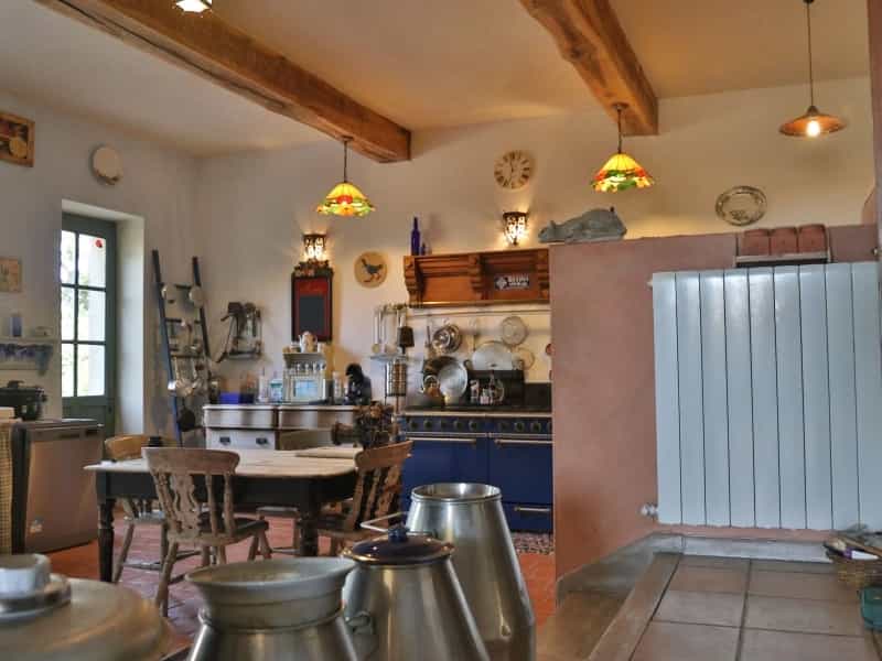 жилой дом в Roquebrune, Occitanie 12180596