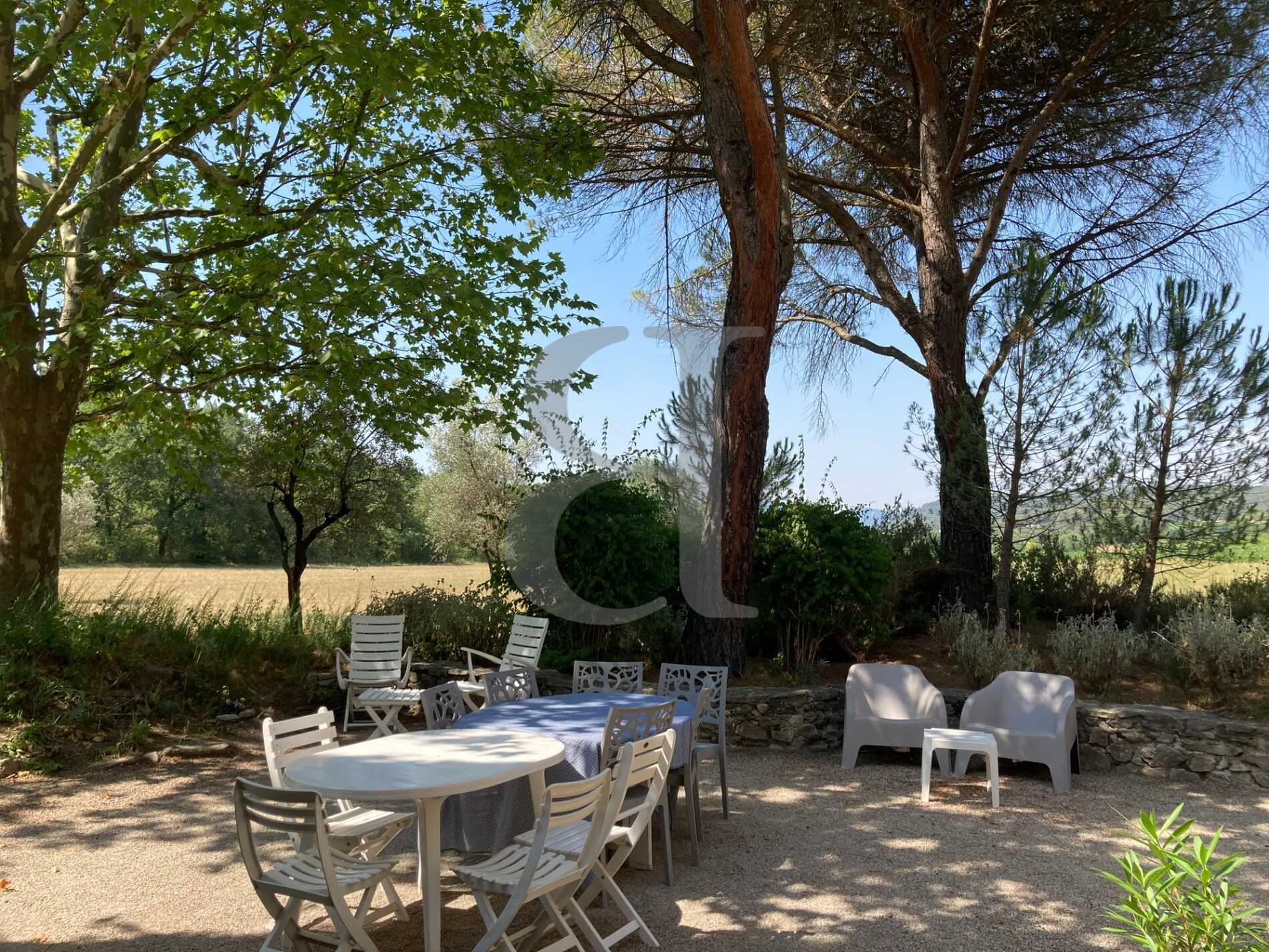 Talo sisään Vaison-la-Romaine, Provence-Alpes-Cote d'Azur 12180618
