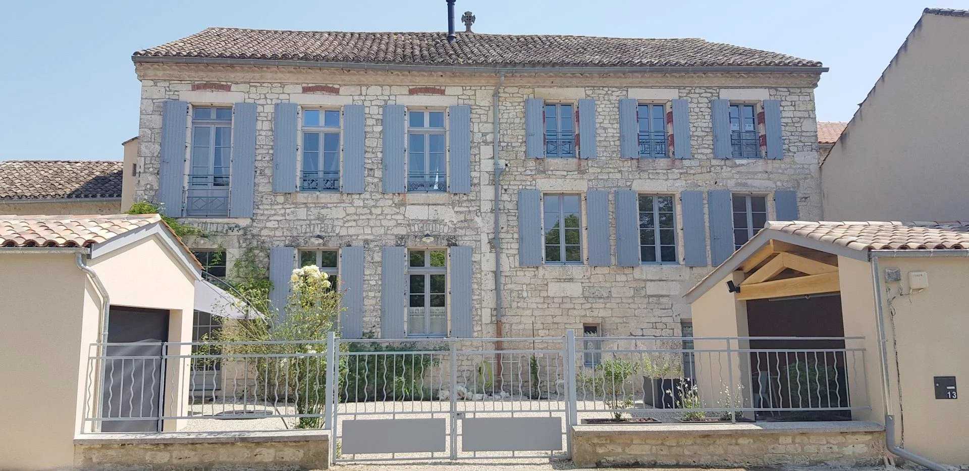 Talo sisään Castelnau-Montratier-Sainte-Alauzie, Occitanie 12180646