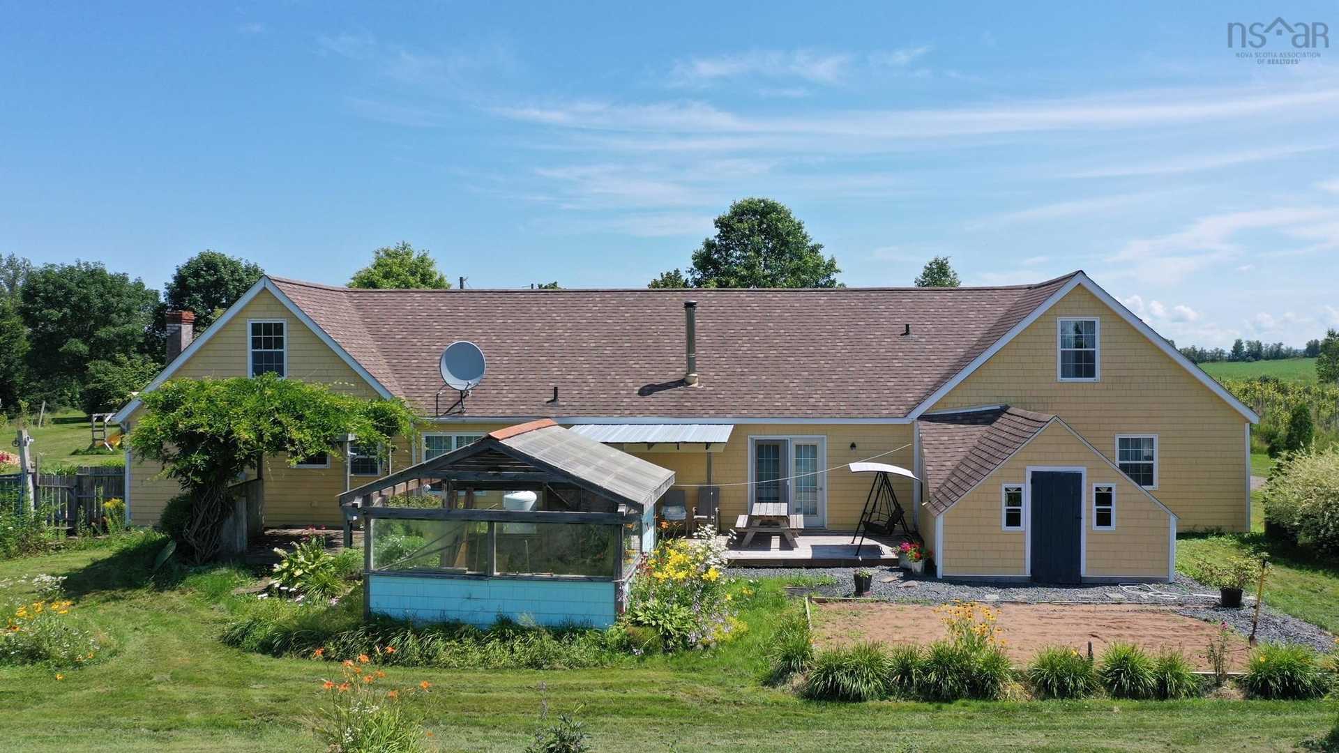 House in Wolfville, Nova Scotia 12180689