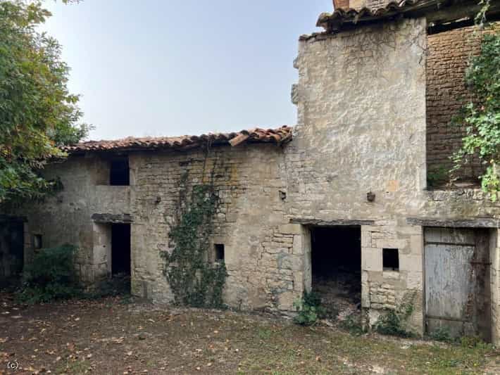 жилой дом в Besse, Nouvelle-Aquitaine 12181161
