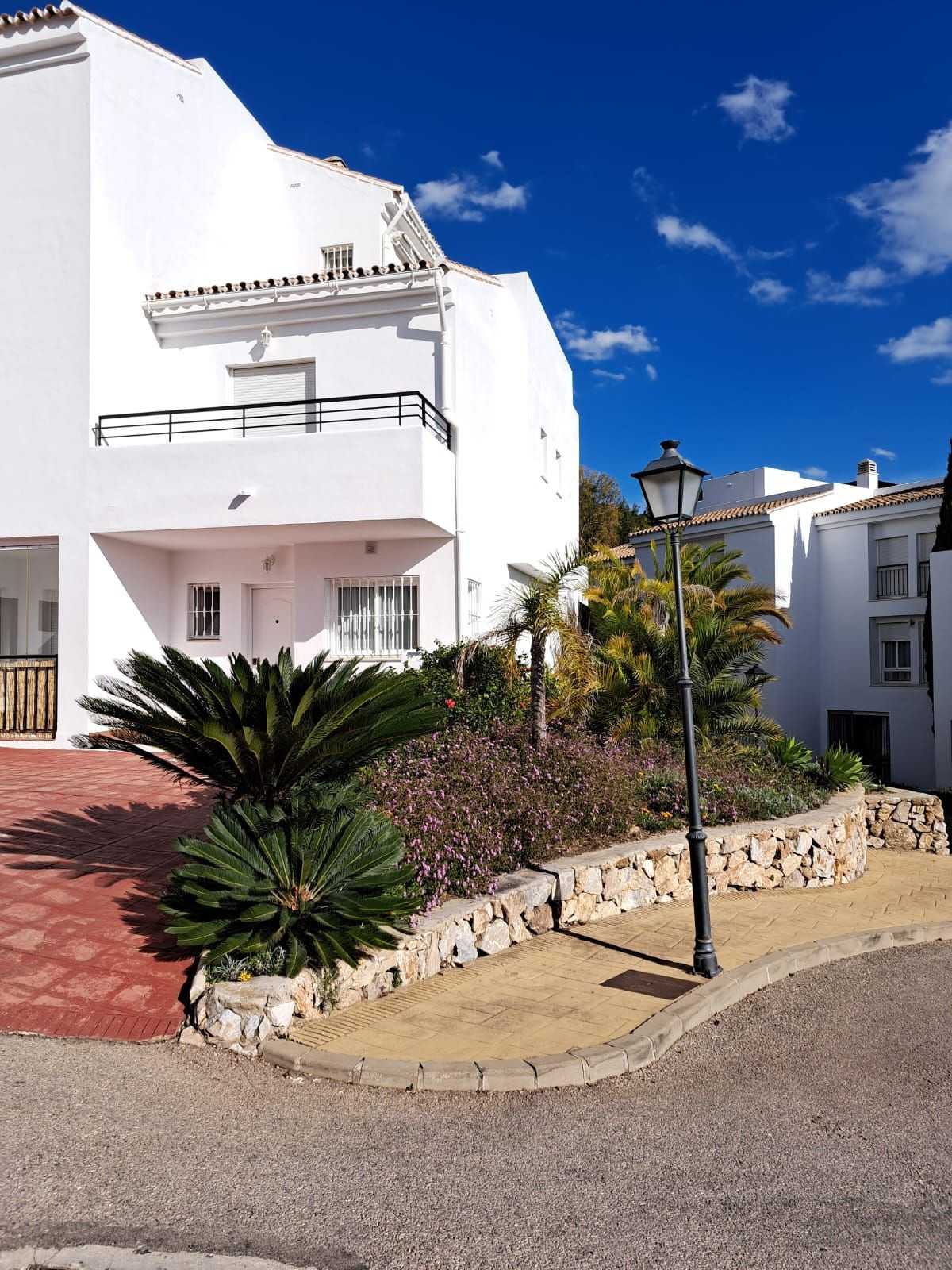 House in Alhaurín el Grande, Andalusia 12181259