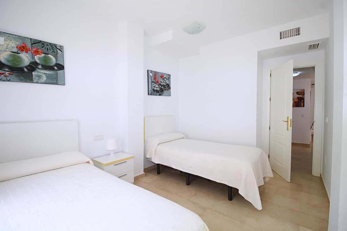 公寓 在 Alhaurín de la Torre, Andalucía 12181300