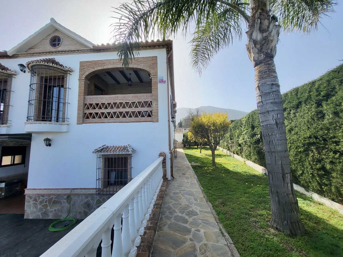 Casa nel Alhaurín el Grande, Andalusia 12181624