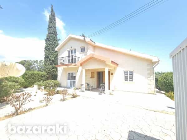 Haus im Pyrgos, Larnaka 12182223