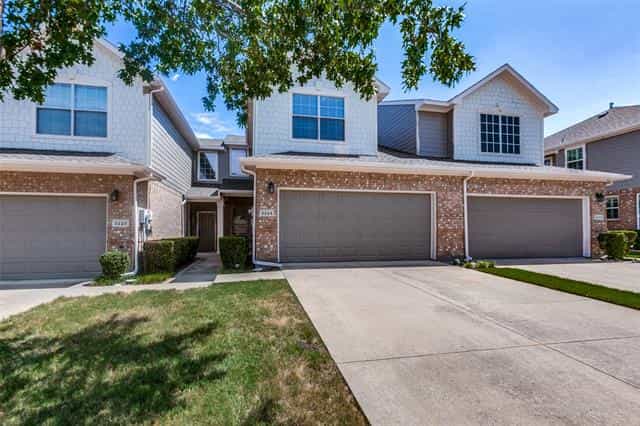 House in Plano, Texas 12182349