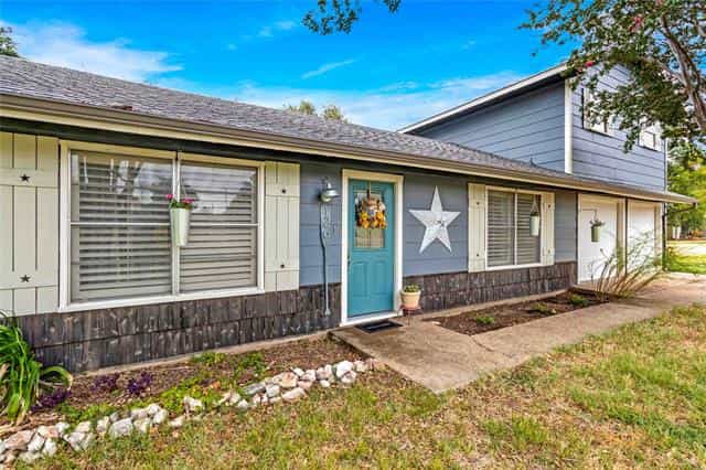 House in Mabank, Texas 12182366