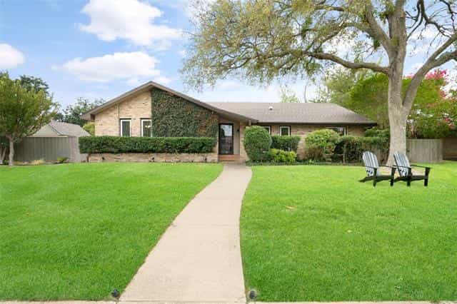 Huis in Addison, Texas 12182426