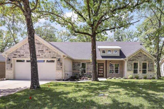 House in Mabank, Texas 12182436