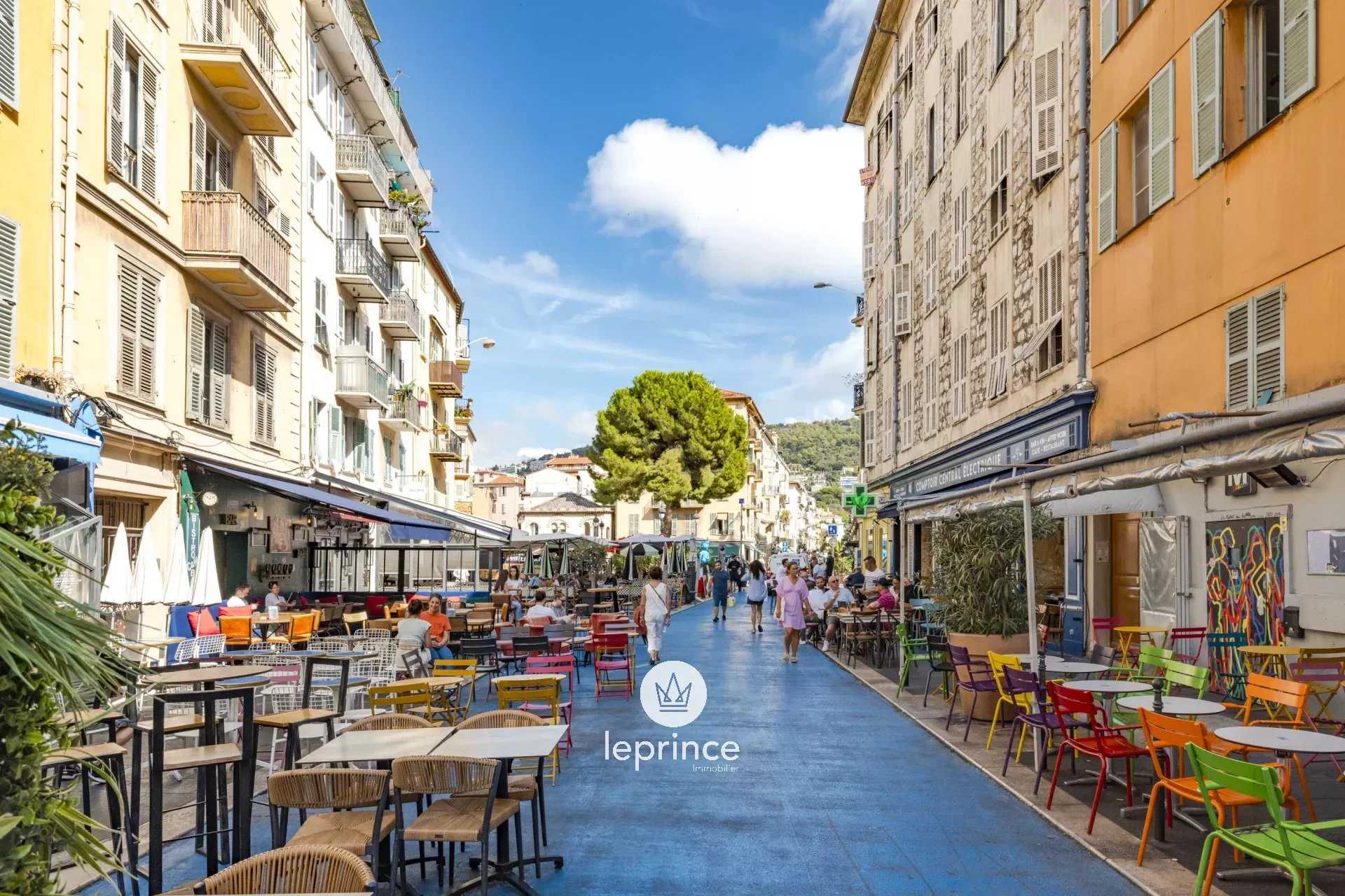 Condominium in Nice, Provence-Alpes-Cote d'Azur 12183671