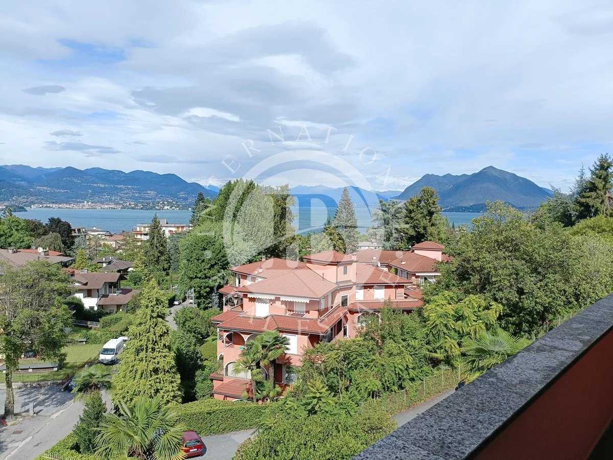 Condominium in Stresa, Piedmont 12183761