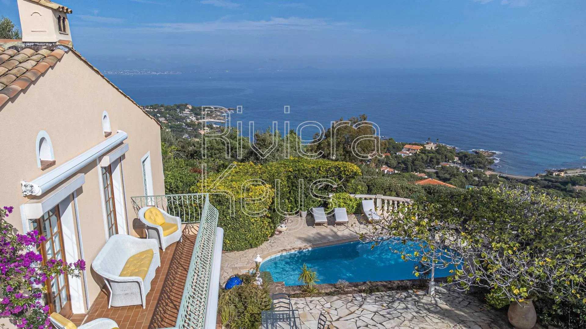Huis in Sint-Aygulf, Provence-Alpes-Côte d'Azur 12183809
