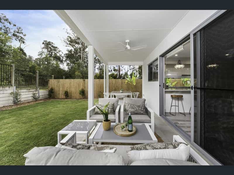 House in Oxenford, 1 Bryna Parade 12183994