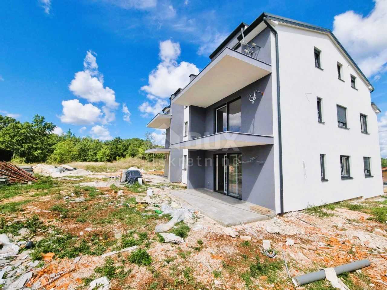 Condominium dans Poreč, Istria County 12184185