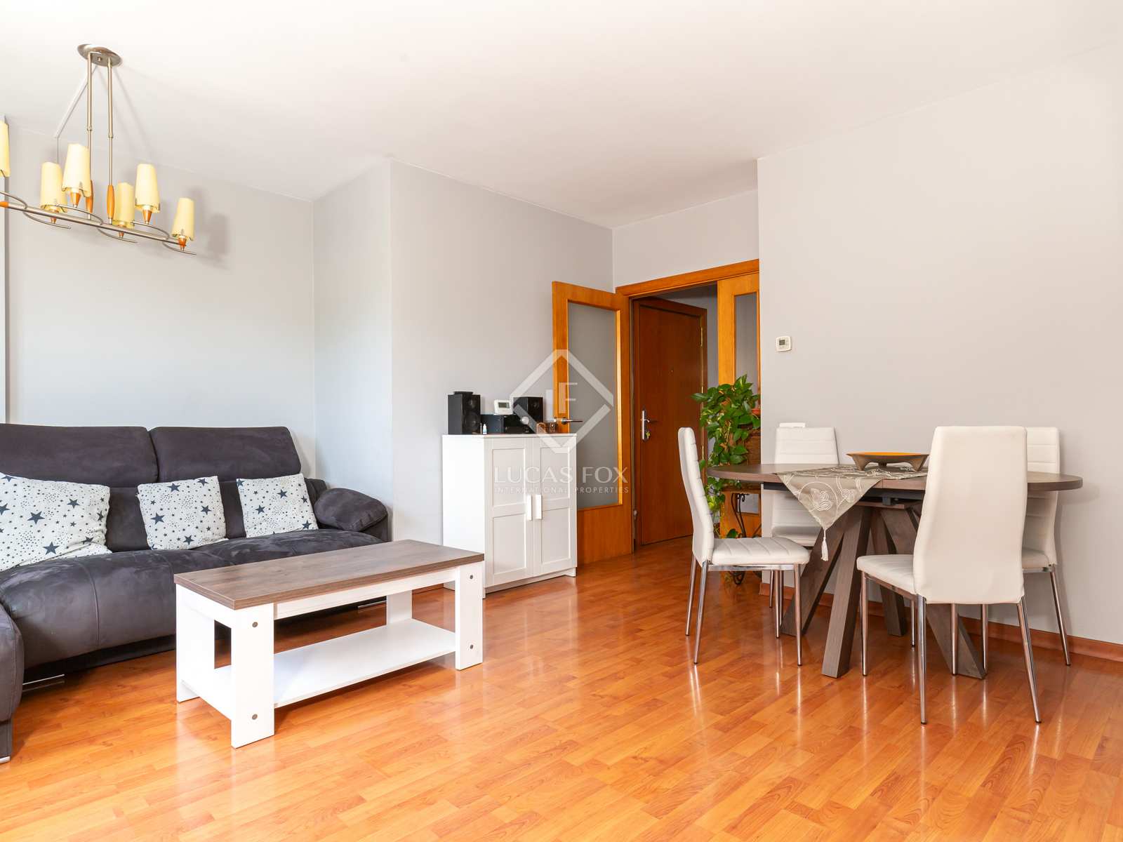 公寓 在 Sant Joan Despí, Catalonia 12184300