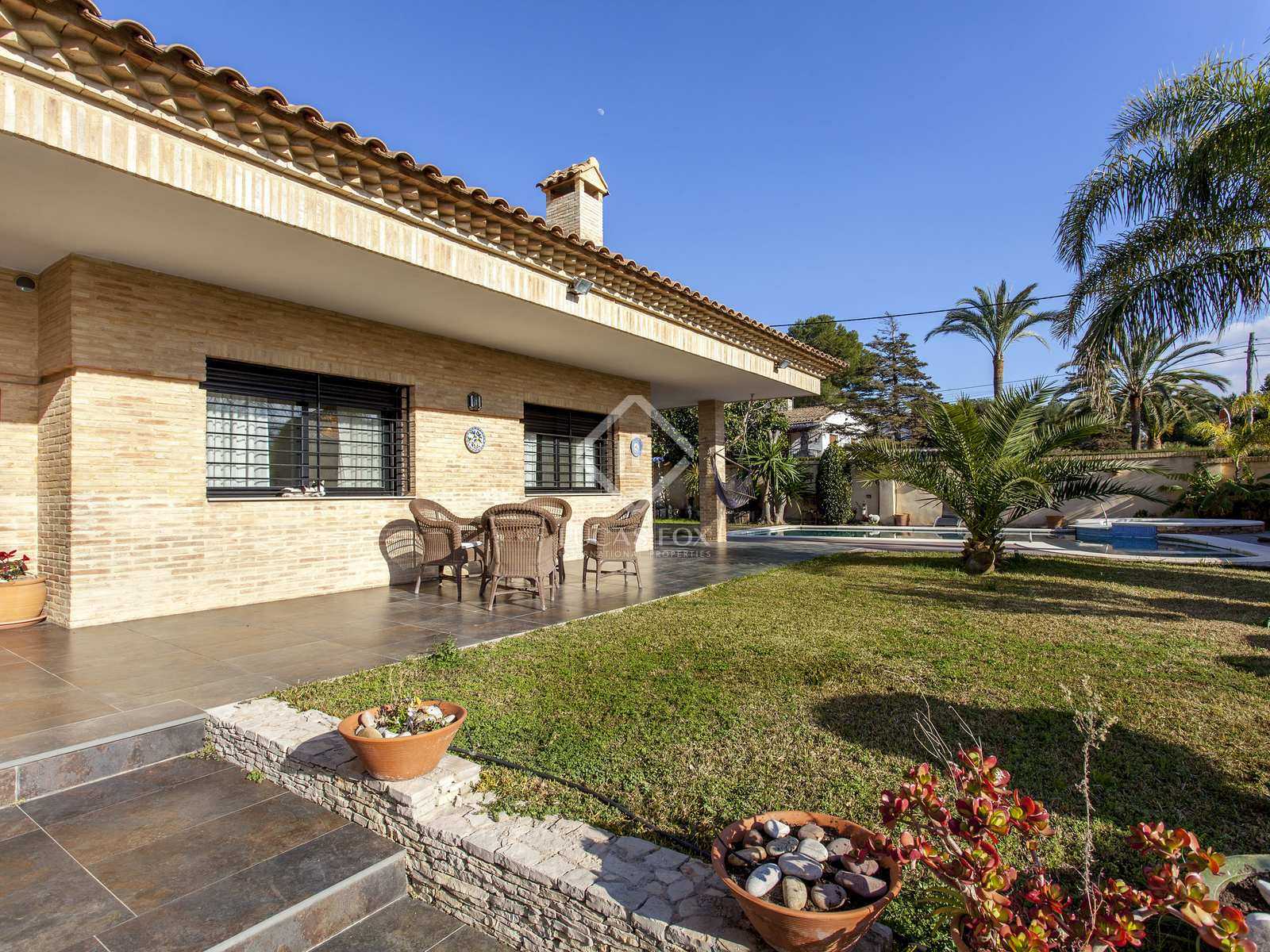 بيت في L'Eliana, Comunitat Valenciana 12184304