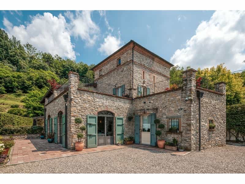 House in Gropparello, Emilia-Romagna 12184309