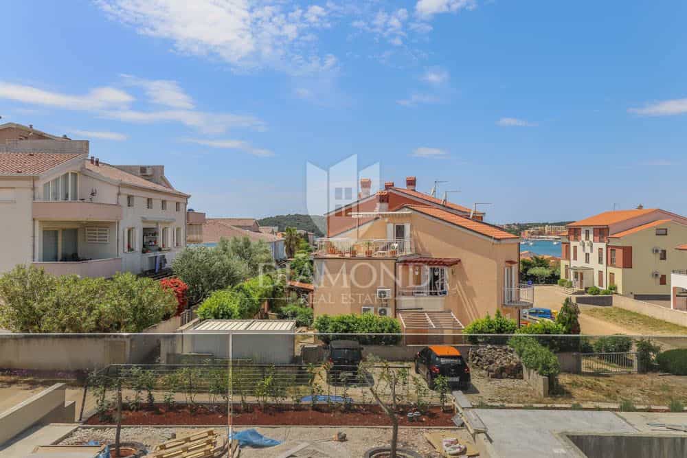 Condominium in Pomer, Istria County 12184550