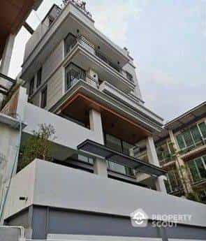 House in Watthana, Krung Thep Maha Nakhon 12184583