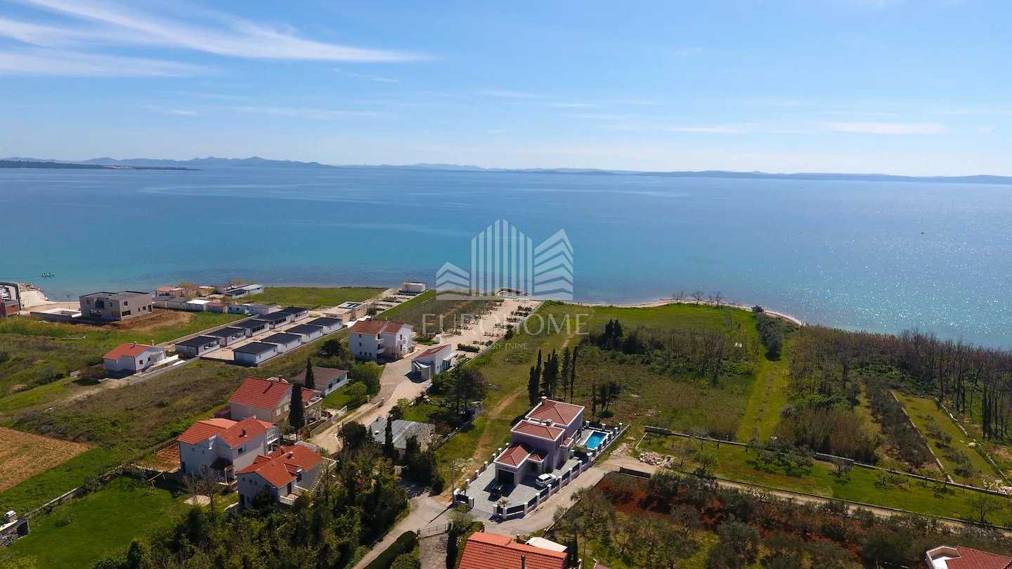 жилой дом в Privlaka, Zadar County 12184861