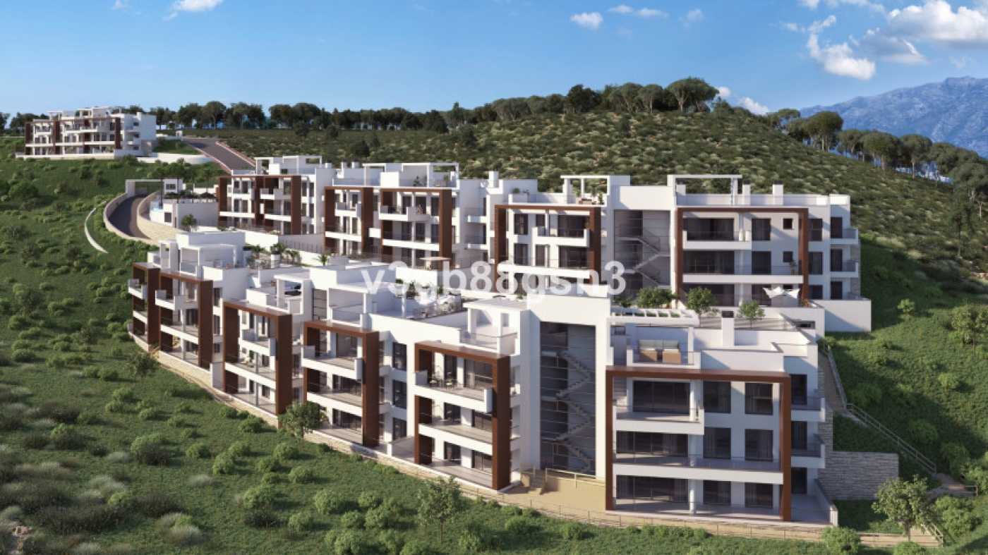 Condominium in Benahavis, Andalusia 12186790