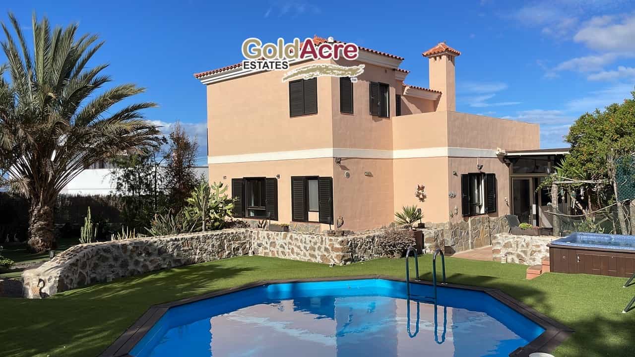 House in La Oliva, Canary Islands 12186831