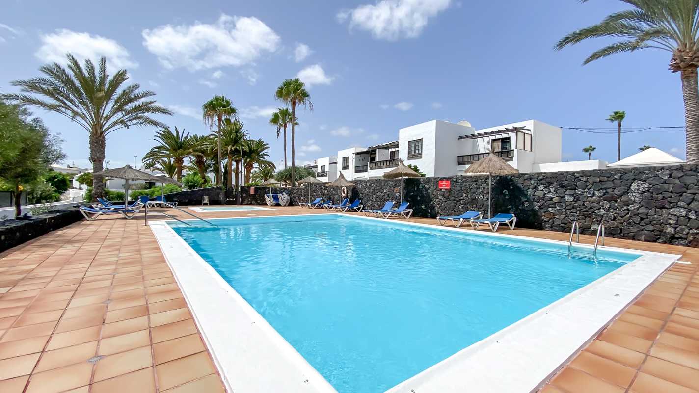Condominium in Tias, Canary Islands 12186970