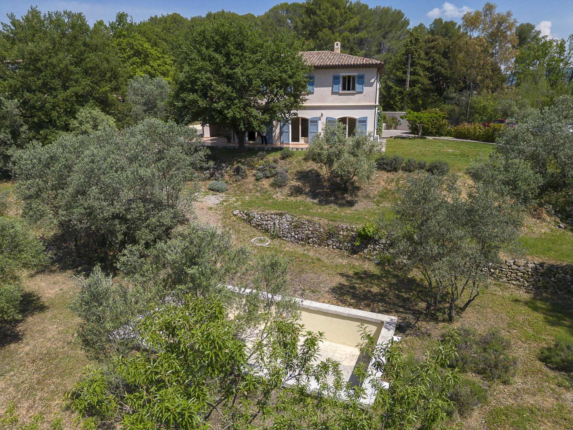 Casa nel Draguignan, Provence-Alpes-Côte d'Azur 12187000