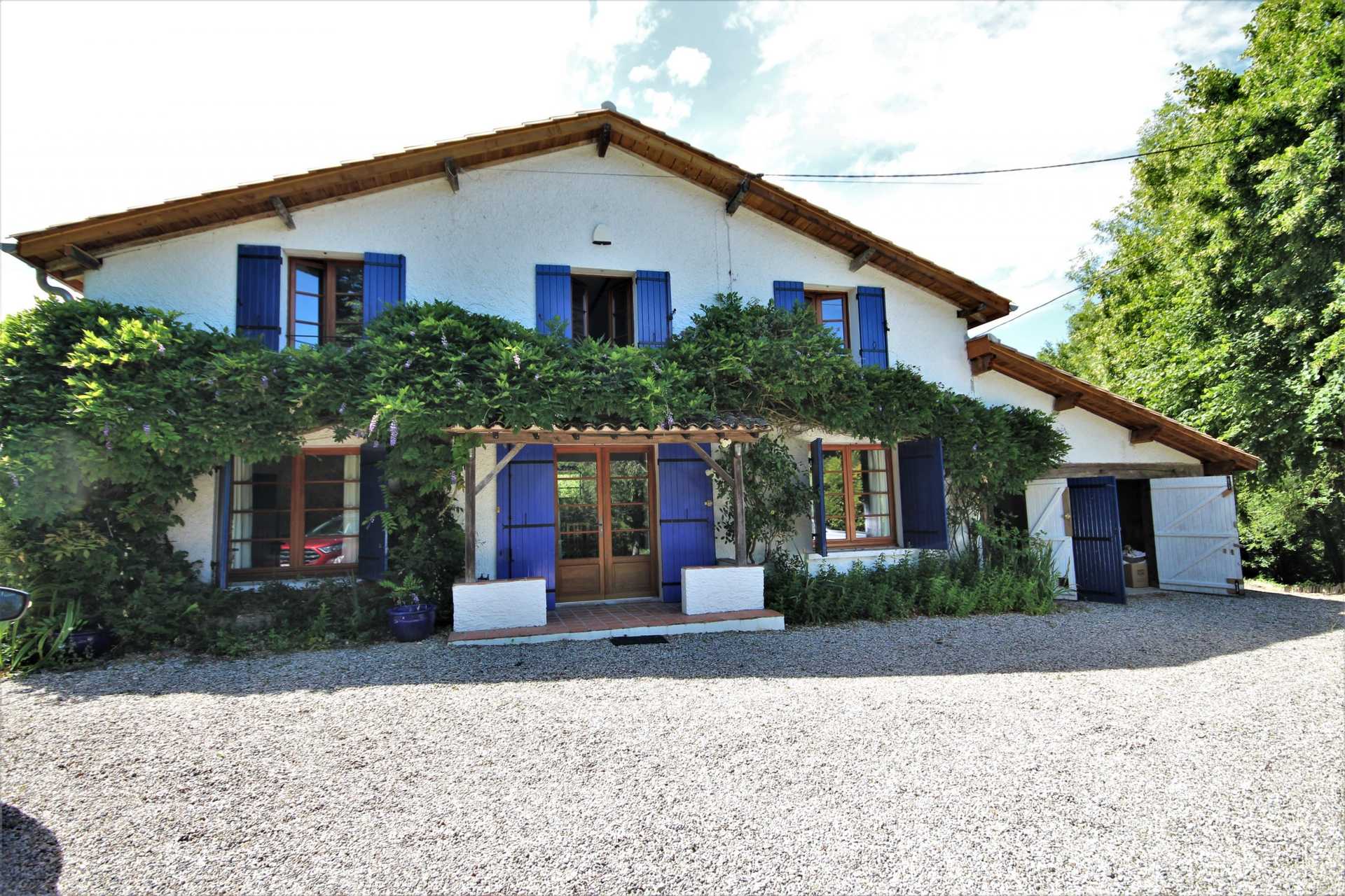 House in Lauzun, Nouvelle-Aquitaine 12187135