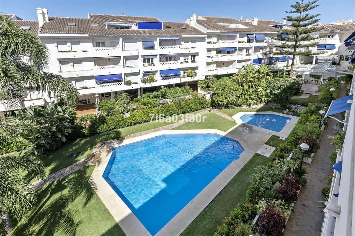 Condominium in San Pedro de Alcántara, Andalusia 12187178