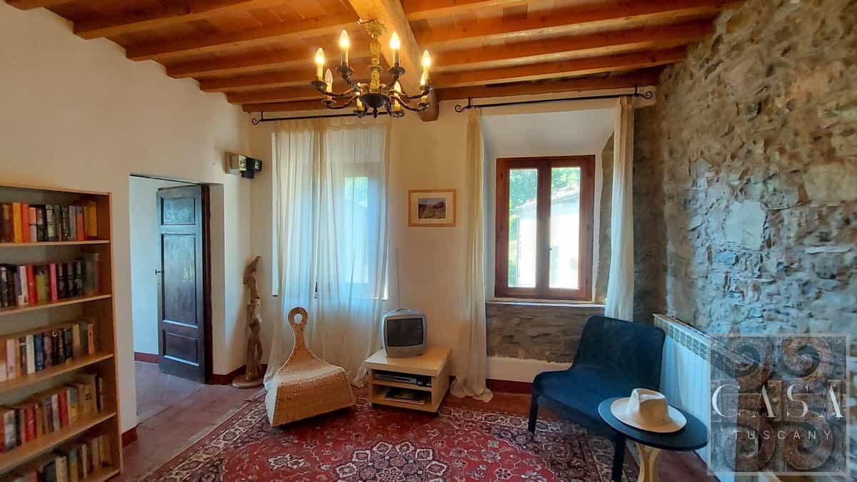 집 에 Bagni di Lucca, Tuscany 12188004