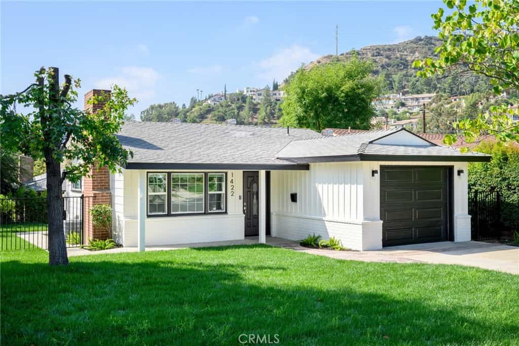 بيت في Glendale, California 12188006