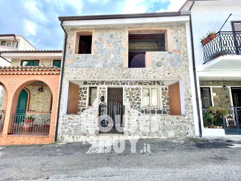 Flere hus i Carfizzi, Calabria 12188404