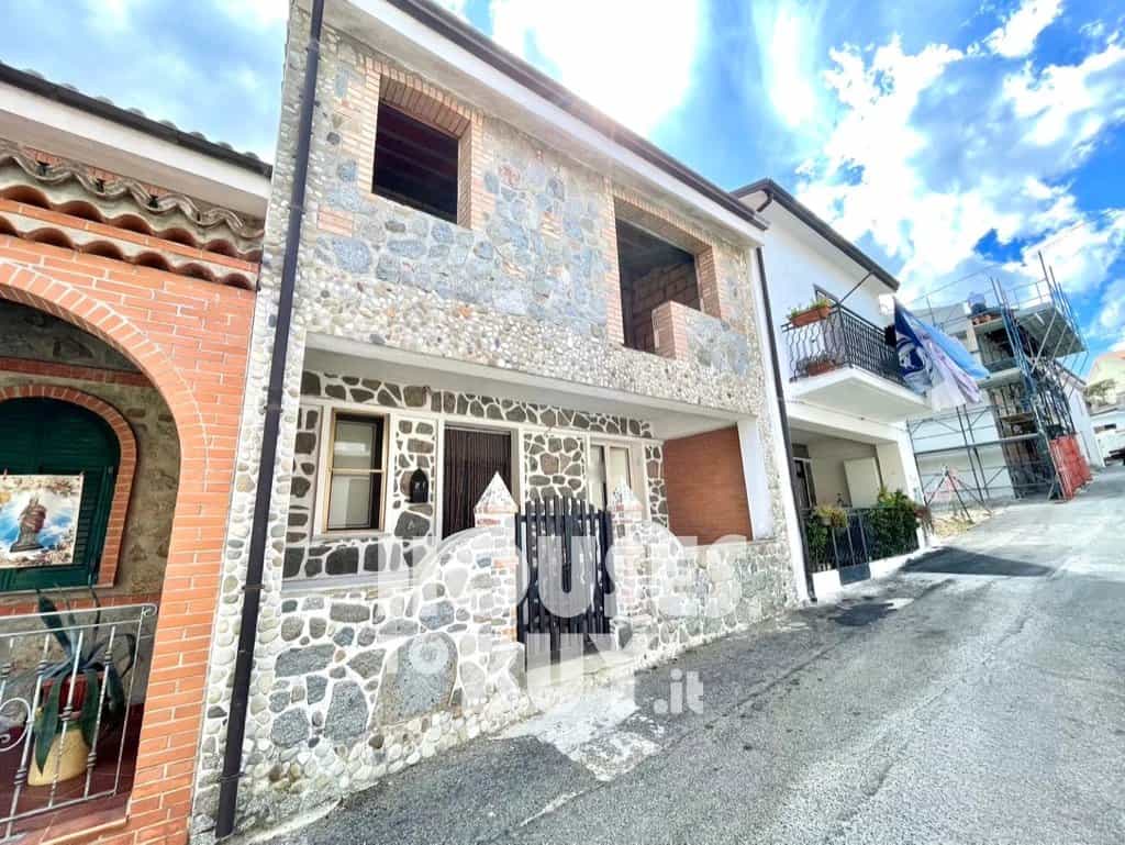 Molteplici case nel Carfizzi, Crotone 12188404